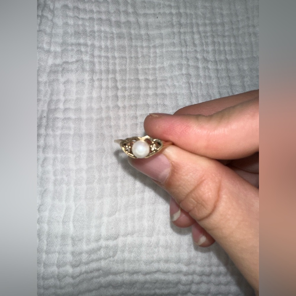 Vintage pearl heart ring